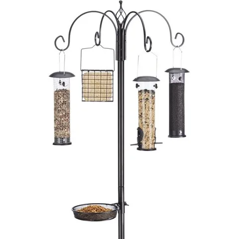 Chewy static image ad: Chewy birdbaths give birds a place to bathe so you can catch the moment.