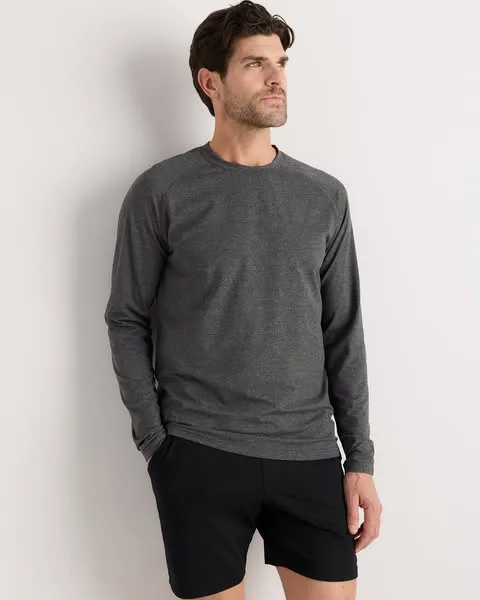 Quince static image ad: Quince delivers carefully constructed activewear at a fraction of the price compared to traditional retailers.