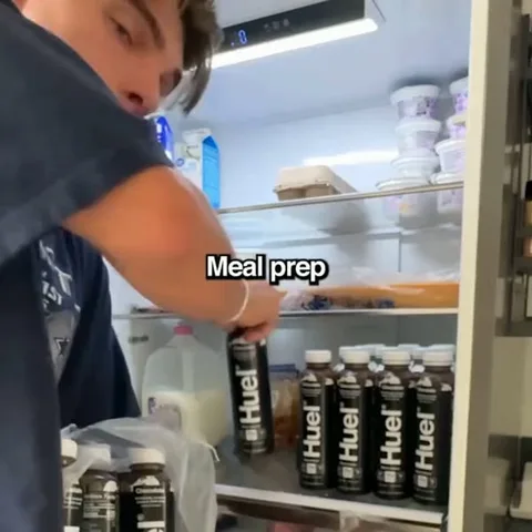 Huel static image ad: Tired of meal prepping? Try this instead 👇