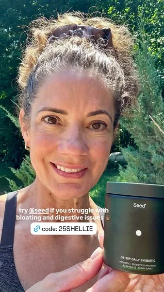 Seed static image ad: I have been taking Seed's DS-01® Daily Synbiotic and it is my go-to for bloating and staying regular 🙌