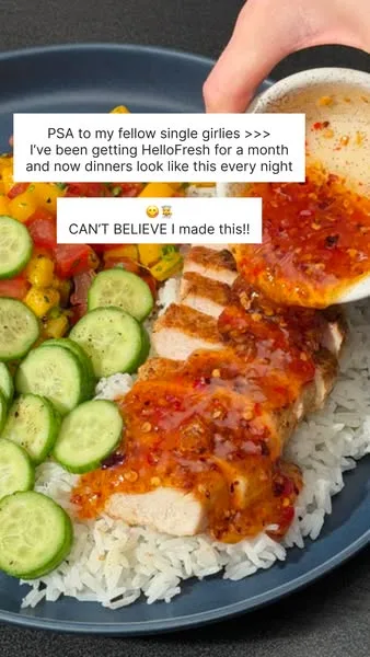 HelloFresh static image ad: My week already feels easier, and all I did was let HelloFresh decide dinner! 🙌 Sign up today and get 10 FREE meals + FREE breakfast for life!